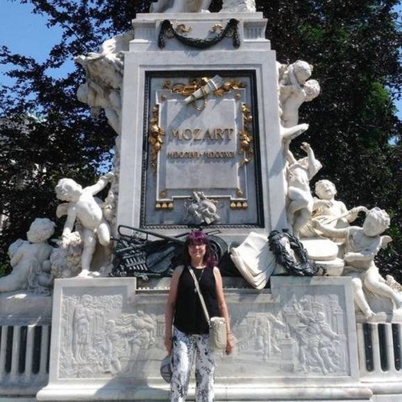 Meet your Posher, Isabelle - Picture 1 of 1